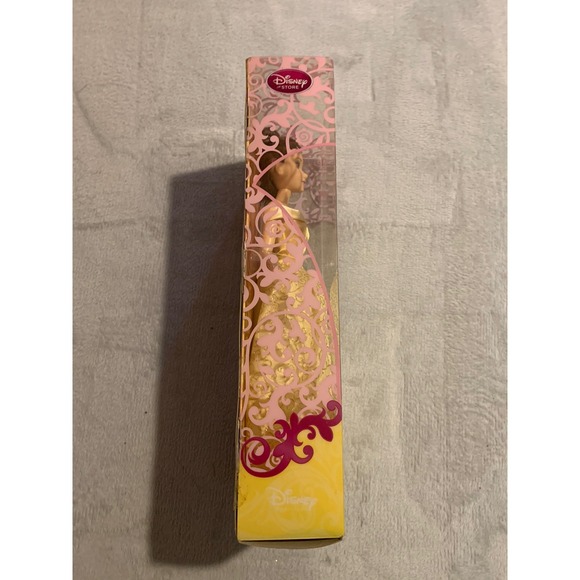 Disney Store Beauty and the Beast Articulated  12"‎ Belle Doll NEW IN BOX Yellow - Picture 2 of 5